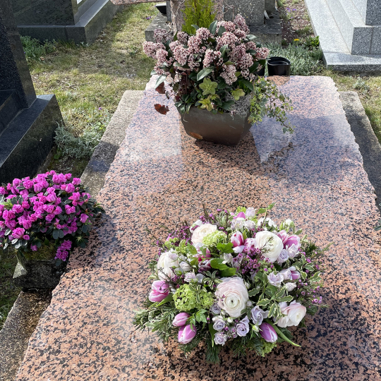 Entretien de tombes / B